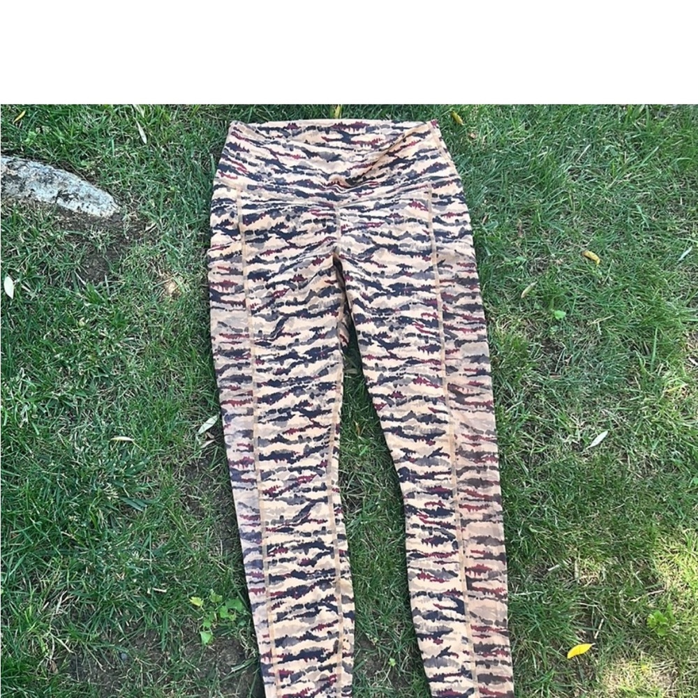 2pc Set. Fabletics. Size Small. On The Go Powerho… - image 4